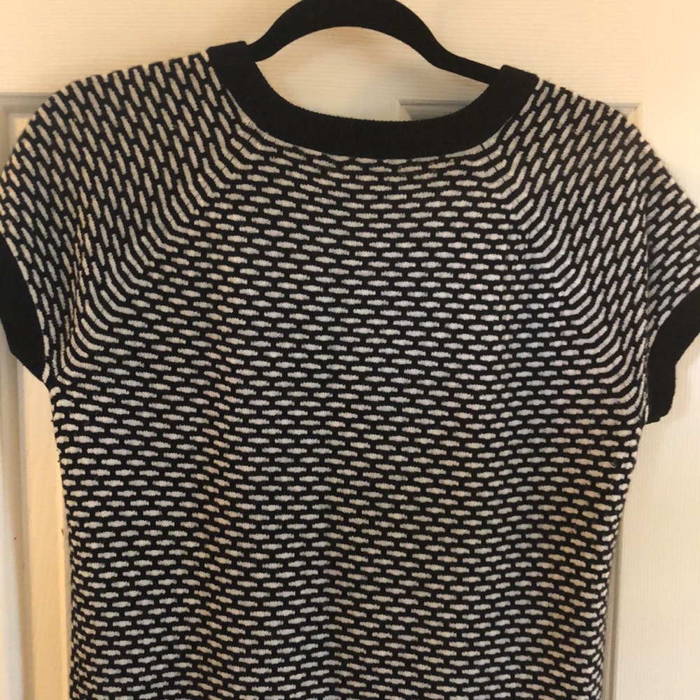 Club Monaco Cashmere Short Sleeved Sweater sz M - Picture 3 of 3